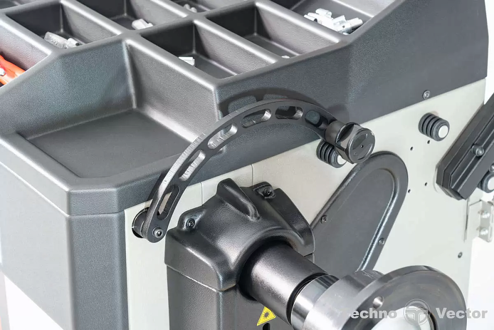 Стенд балансировочный модель iPRO BM2