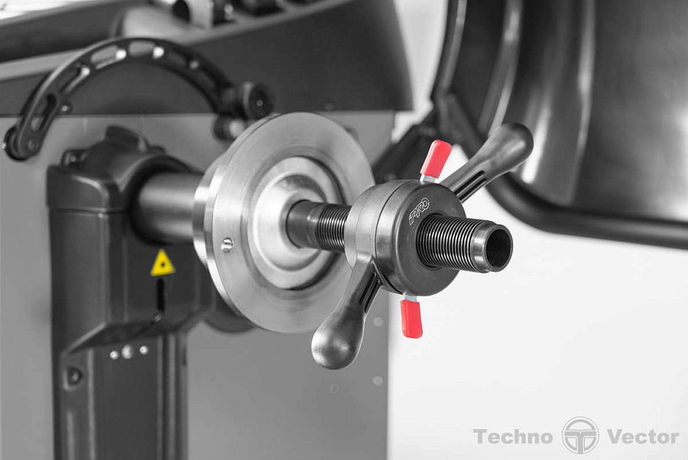 Стенд балансировочный модель iPRO BM7